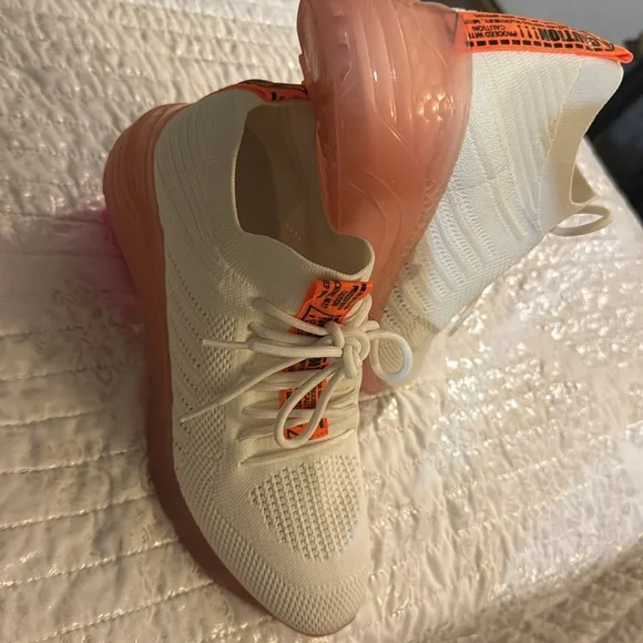 Cute Steve Madden wedge sneakers - Picture 2 of 5